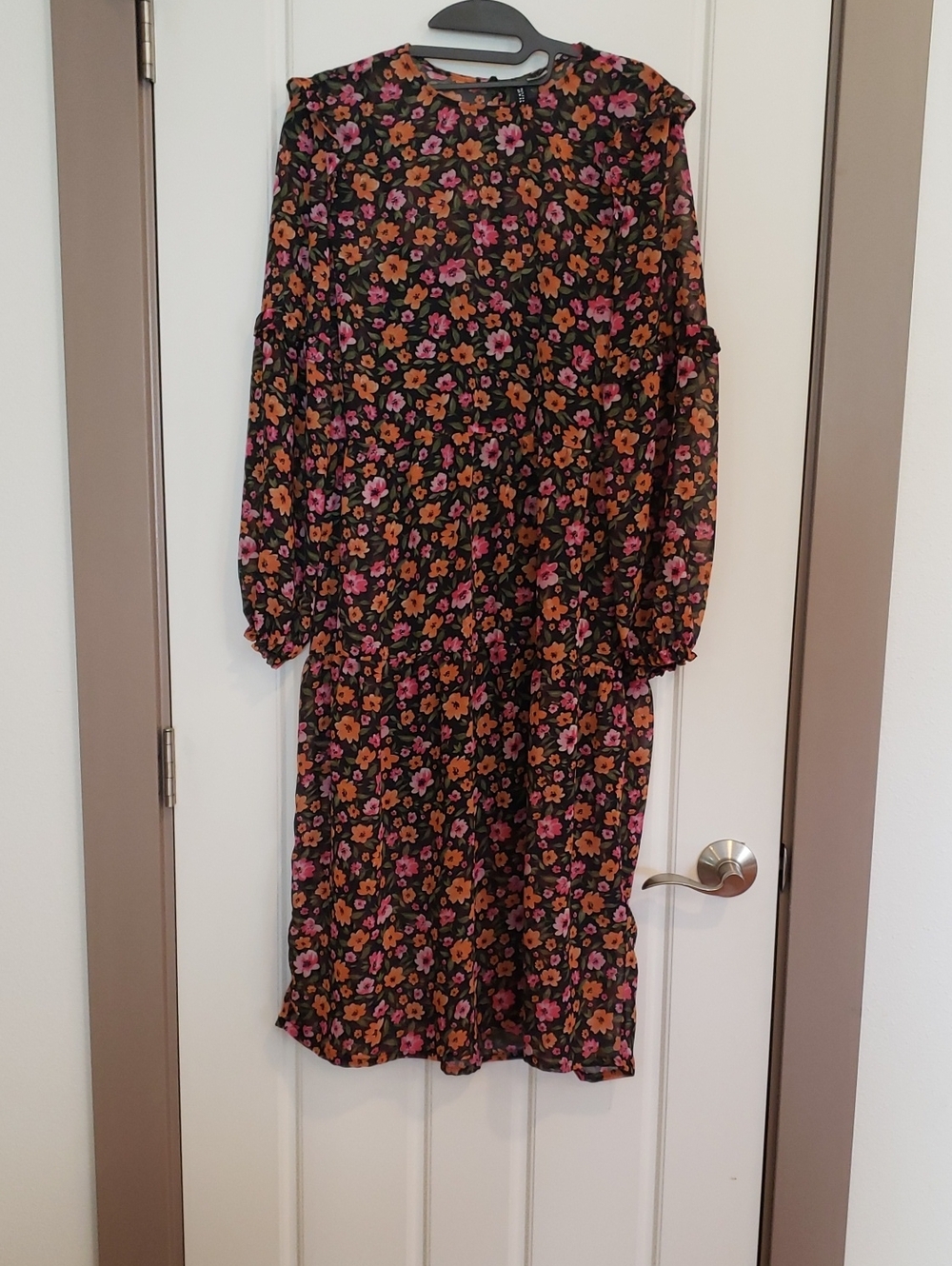 Women's XS Floral Dress. Divided